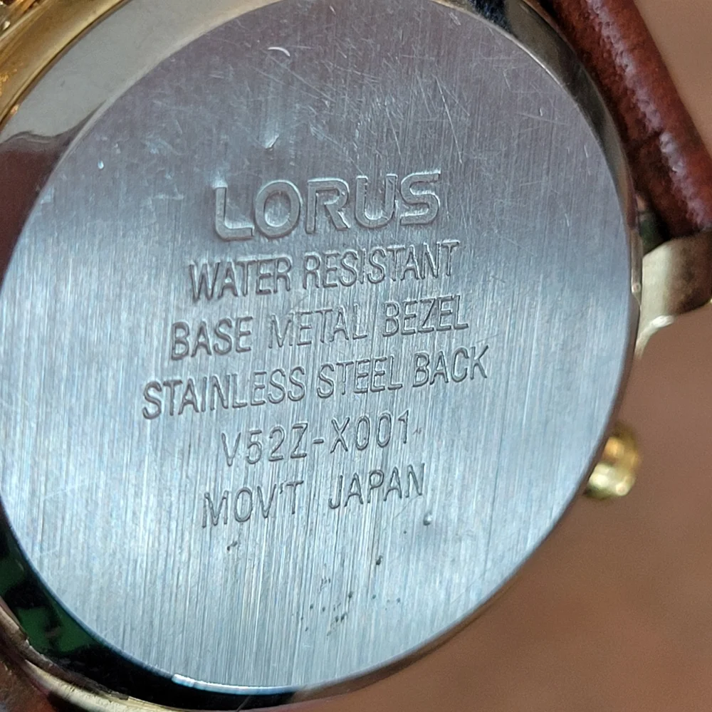 Disney Store Mickey Mouse Watch w/ Original Case ~ LORUS ~ Leather Strap ~ Y2K
